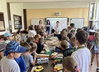 2. ZŠ Dobříš: Retro výstava – žáci se vrátili v čase