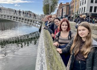 Co se děje na dobříšském gymnáziu