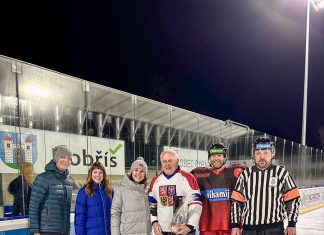 Týden plný bruslení na zimním stadionu v Dobříši přilákal malé i velké