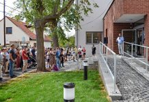 Stará Huť ukázala svou novou přístavbu základní školy. A bylo vidět, že na ni čekala celá obec